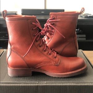 frye veronica combat red clay